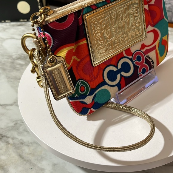 COACH GRAFFITI POPPY WRISTLET/CLUTCH IN GUC - Picture 5 of 13
